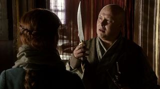 320px-HBO-varys-examining-assassins-dagger.jpg