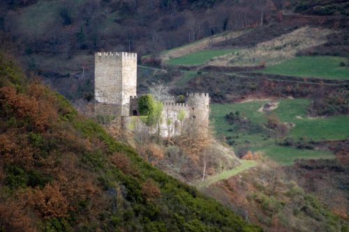 Замок Дойрах как пример архитектуры северной части Испании