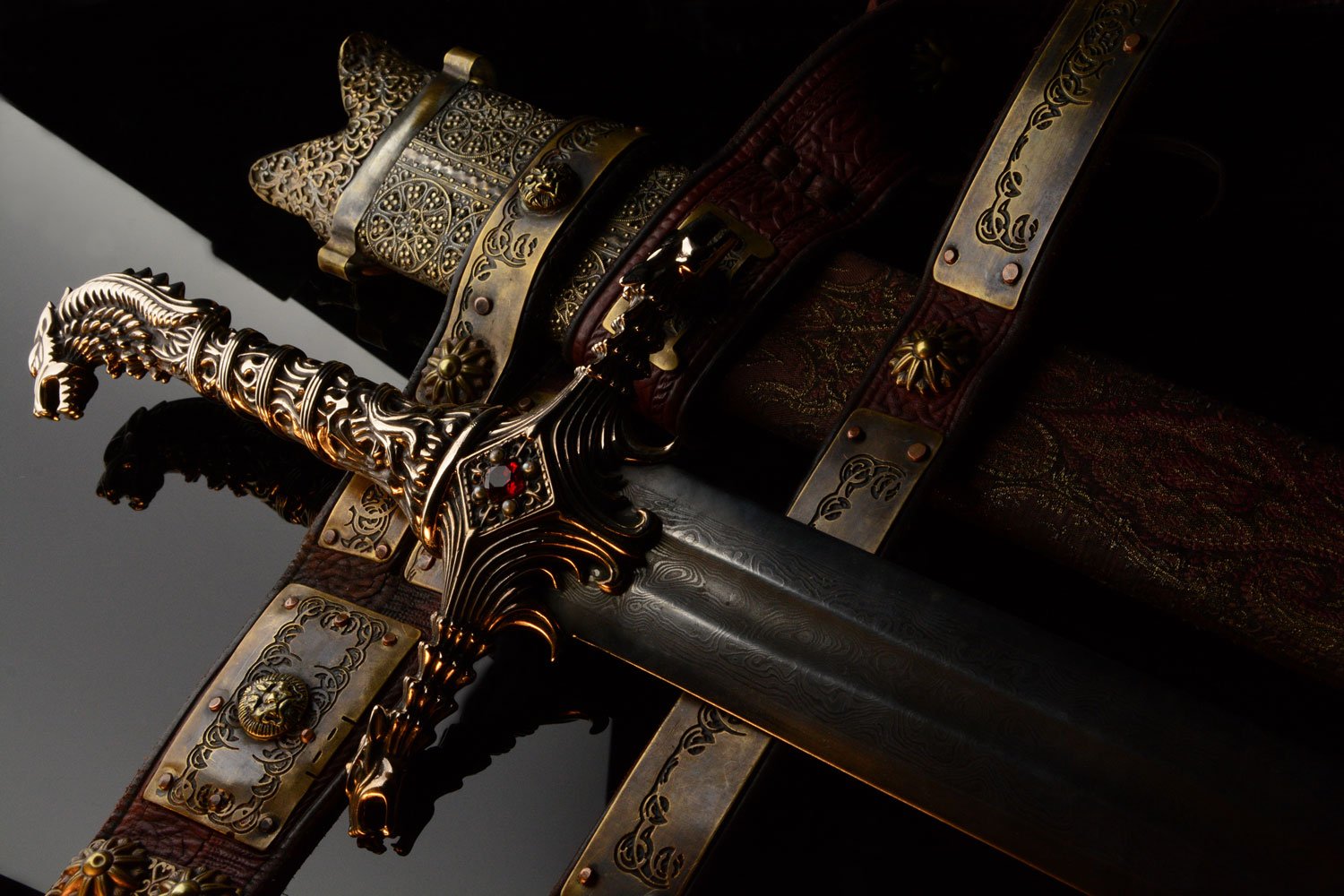 Родные руки стальные мечи золотые кресты. Королевский меч Эстетика.