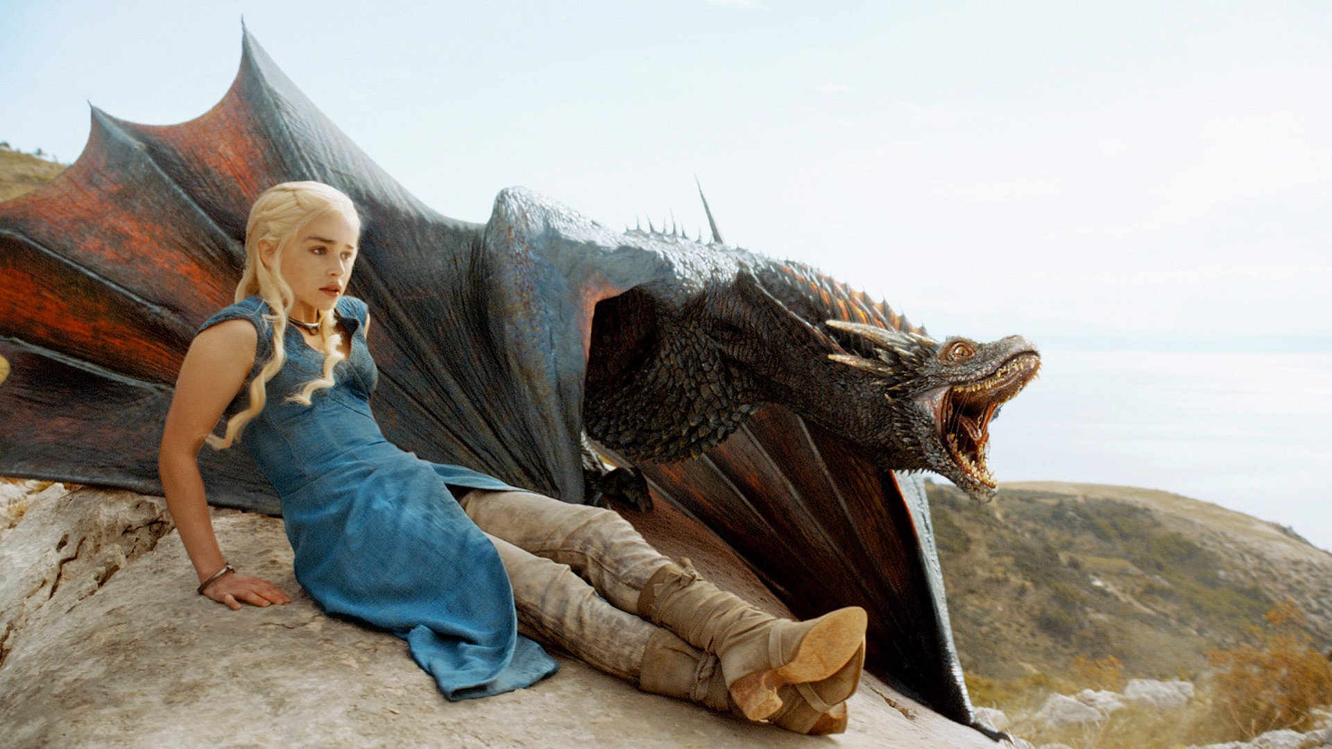 Драконы дейнерис игра. Дейенерис Таргариен и Дрогон. Рейгаль дракон Дейнерис. Драконы Дейнерис Визерион. Daenerys Targaryen с драконами.