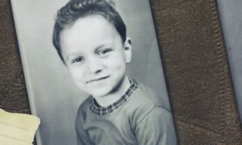 Фотография Джорджа Мартина из школьного альбома. Здесь ему 6 лет.